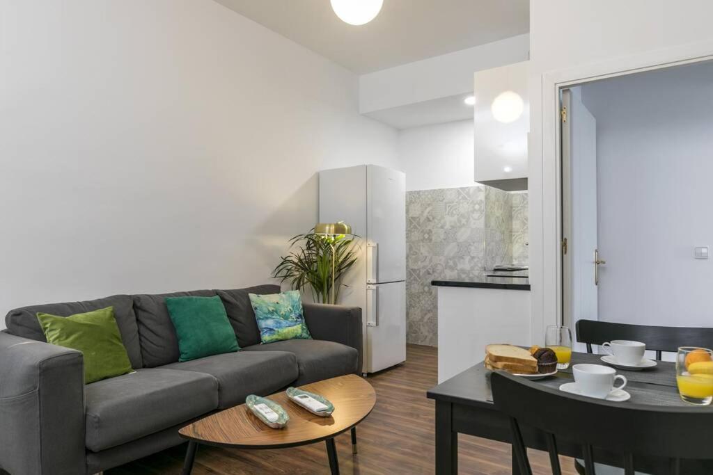 Apartamentos Plaza De Pedro Zerolo I Madrid Ngoại thất bức ảnh
